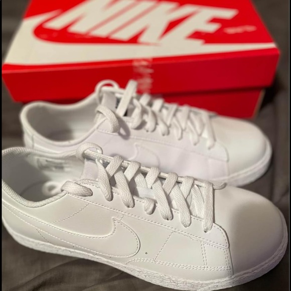 Nike sneakers - Picture 3 of 10